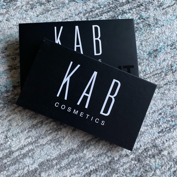 KAB Day + Night Eyeshadow Palette - Picture 2 of 6